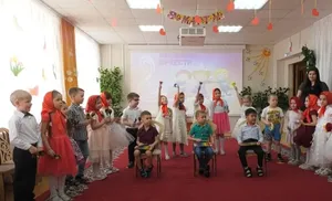 Воспитанники детского сада «Золотая рыбка» поздравили своих мам с предстоящим праздником