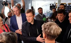 «Единая Россия» оказывает гуманитарную помощь эвакуированным жителям Белгородской области В регион привезли первые 40 тонн продуктов, детского питания, предметов первой необходимости и бытовой химии