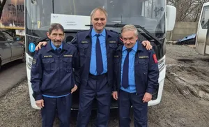 Ямальские транспортники передали 20 комплектов униформы для водителей Волновахи