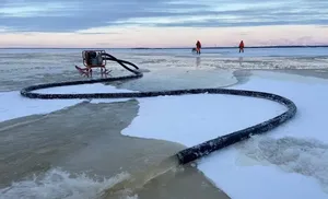 Дорожники приступили к обустройству переправы Салехард-Лабытнанги