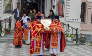 С молитвами о защитниках. Два дня салехардцы поклонялись святыне