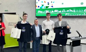 Школьный клуб «40 метров в секунду» в Лабытнанги получил фирменный мерч от Сергея Ямкина