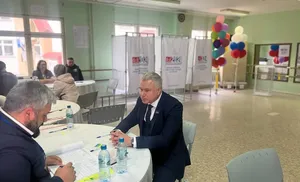 Алексей Денисов отдал голос за кандидатов в Думу города Салехарда