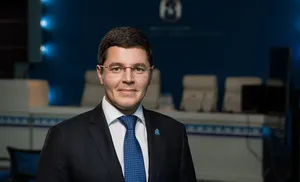 Губернатор Ямала Дмитрий Артюхов поздравил железнодорожников с профессиональным праздником