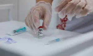 Минздрав внес вакцину от COVID-19 в календарь прививок по эпидпоказаниям