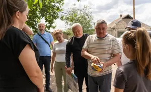 Ямальские депутаты доставили гуманитарную помощь в Волноваху