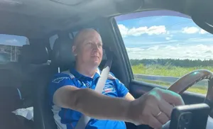 Гуманитарный груз для жителей Донбасса сопровождает координатор проекта «Крепкая семья»