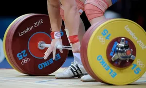 В Салехарде стартовал региональный турнир по тяжелой атлетике