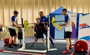 В ЦКиС «Геолог» стартовал Чемпионат и Первенство ЯНАО по пауэрлифтигу