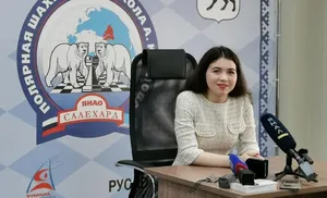 В тринадцать ходов чёрными