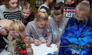 С Новым годом, солдат! И взрослые, и дети шлют фронтовые открытки всем миром