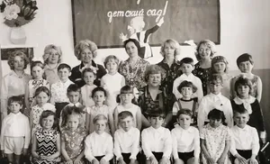 И в семьдесят любимица детей. Эта «Снегурочка» встречает своих воспитанников не только в Новый год