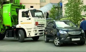 В Салехарде остро встал вопрос проезда спецтехники во дворах