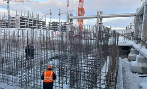 И стадион с трибунами. В самой большой школе окружной столицы