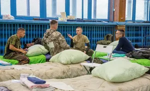 Первые добровольцы ждут отправки в учебные части в пункте Салехарда