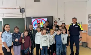 В Салехарде сотрудники Госавтоинспекции провели занятие для отряда ЮИД