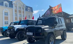 От Обдорского острога стартовал автопробег общественного движения "4x4 OFF ROAD САЛЕХАРД"
