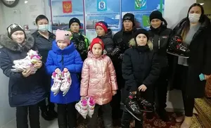 Сергей Ямкин подарил детям Приуралья долгожданные коньки