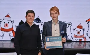 Губернатор Ямала Дмитрий Артюхов встретился с одаренными учениками школ окружной столицы