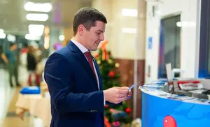 Дмитрий Артюхов принял участие в благотворительной акции "Теплый день"