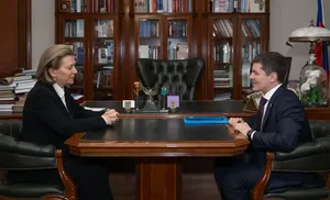 Губернатор Ямала и глава Роспотребнадзора обсудили текущую эпидемиологическую ситуацию в регионе