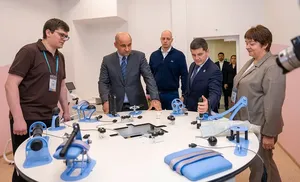 Дмитрий Артюхов и Артем Жога открыли центр соцобслуживания «Доверие» в Салехарде