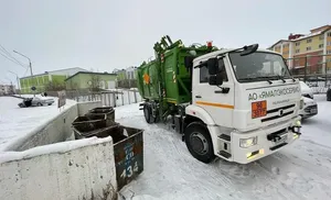 Глава города осмотрел вывоз мусора в салехардских дворах