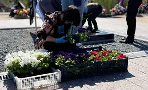 В Салехарде прошла летняя акция по благоустройству Аллеи Славы