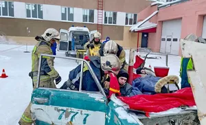 Салехардские экстренные службы провели пожарно-тактические учения