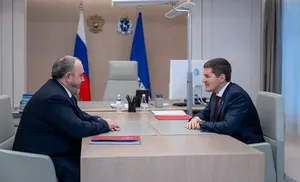 Дмитрий Артюхов провел рабочую встречу с сенатором Алексеем Ситниковым