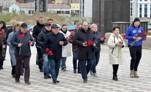 Ямальские парламентарии почтили память героев Великой Отечественной войны