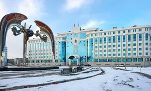 Дмитрий Артюхов поздравил ямальцев с Днем экономиста