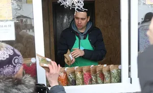 Выездная ярмарка сельхозпредприятий из Тюмени впервые развернула торговлю своей продукцией в Салехарде