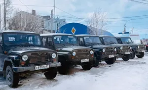 Салехардская окружная больница получила пять машин «УАЗ Хантер» для службы амбулаторной помощи