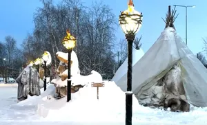 Представители КМНС передали бойцам СВО 20 оленьих шкур