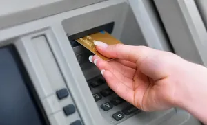 В Салехарде расследуют дело о краже банковской карты