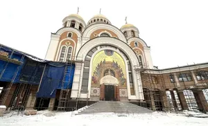 В строящемся храме Салехарда приступят к росписи стен