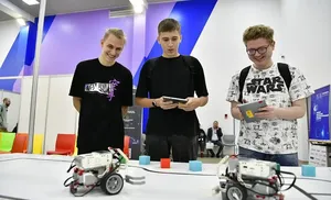 На первом образовательном IT-форуме свои достижения показали участники «Точек роста» и «IT-кубов»
