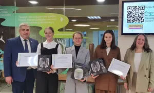 В их руках трамплин в будущее. Старшеклассники получили образовательные сертификаты