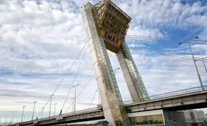 Салехардский «Факел» - главная высотка округа