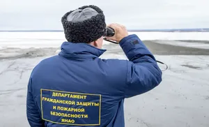 Спасатели начнут дежурство после закрытия паромной переправы Салехард – Лабытнанги