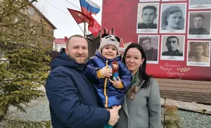 Семейный "Бессмертный взвод". Новую страницу фотоальбома создала семья Леготкиных