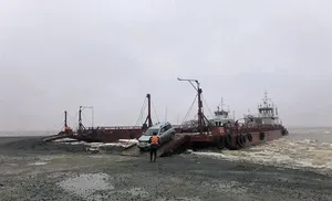 Между Салехардом и Лабытнанги начала работу паромная переправа