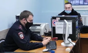 В Салехарде задержали вандала, который разбил остановку общественного транспорта