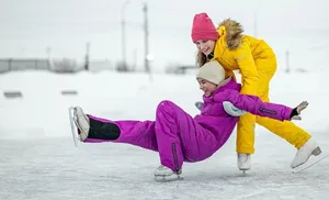 Дмитрий Артюхов объявил о начале программы по обучению школьников начальных классов плаванию и катанию на коньках