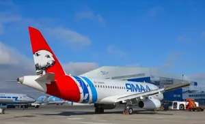 Sukhoi Superjet 100 с новым логотипом авиакомпании "Ямал" выполнил первый рейс