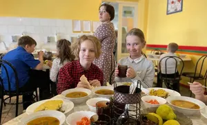 Горячее питание в школах обсудили окружные депутаты