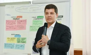 Дмитрий Артюхов принял участие в стратегической сессии по репродуктивному здоровью северян