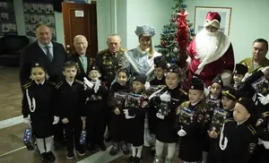 Салехардские кадеты побывали в гостях у полицейского Деда Мороза