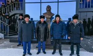 В Салехарде установили бюст Петра Первого